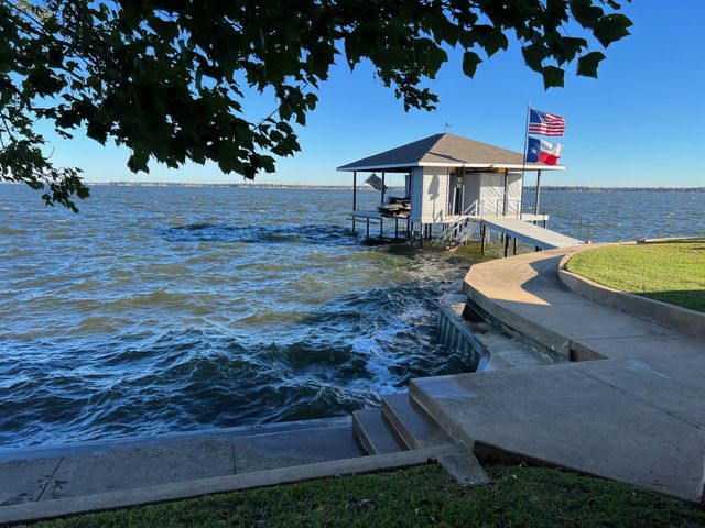 258 Lakeview Drive, Trinidad, TX 75163