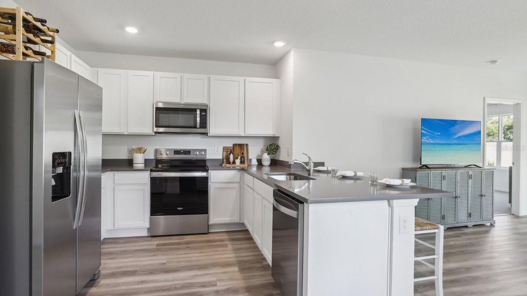 Image 15 of property listing at 12052 NOBLE CHASE PATH, Dade City, FL 33525