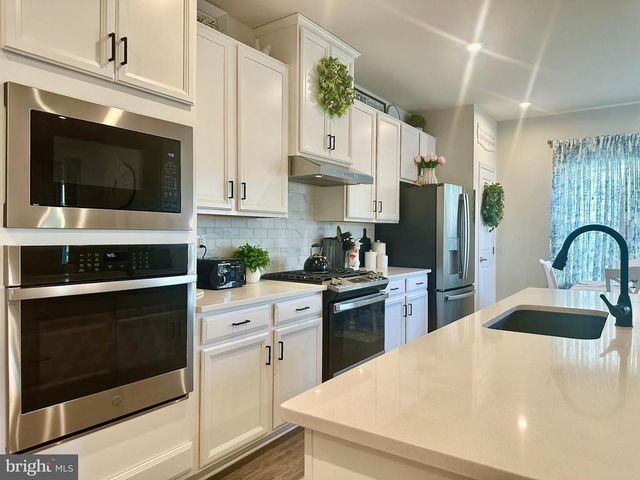 9227 SPLIT OAK DR, Fredericksburg, VA 22407