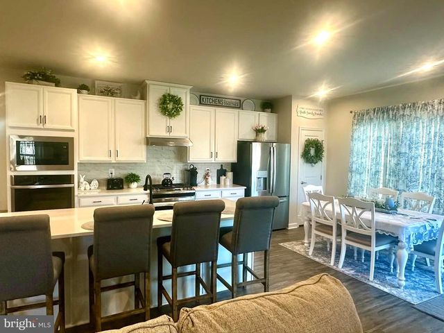 9227 SPLIT OAK DR, Fredericksburg, VA 22407