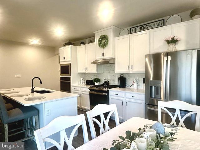 9227 SPLIT OAK DR, Fredericksburg, VA 22407