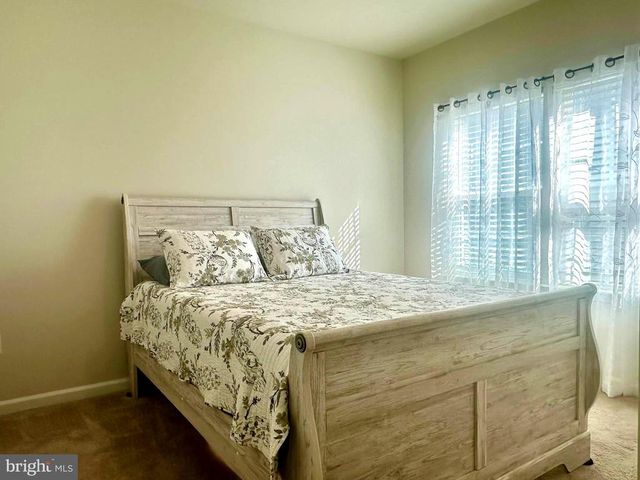 9227 SPLIT OAK DR, Fredericksburg, VA 22407