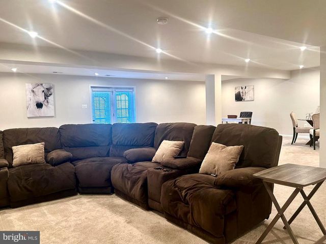 9227 SPLIT OAK DR, Fredericksburg, VA 22407