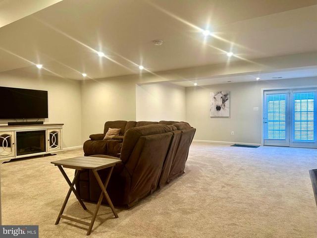 9227 SPLIT OAK DR, Fredericksburg, VA 22407