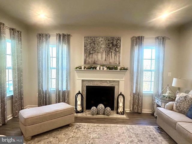 9227 SPLIT OAK DR, Fredericksburg, VA 22407