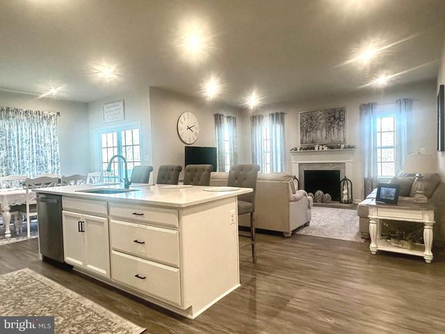 9227 SPLIT OAK DR, Fredericksburg, VA 22407