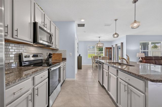 5264 GREENHEART AVENUE, Mount Dora, FL 32757