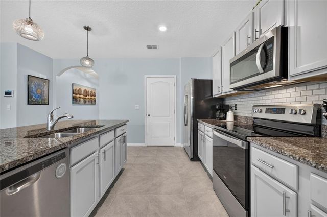 5264 GREENHEART AVENUE, Mount Dora, FL 32757