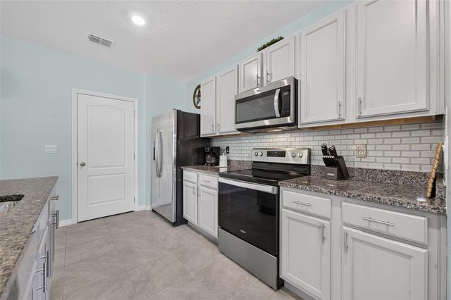 5264 GREENHEART AVENUE, Mount Dora, FL 32757