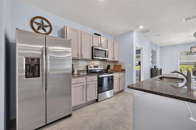 5264 GREENHEART AVENUE, Mount Dora, FL 32757