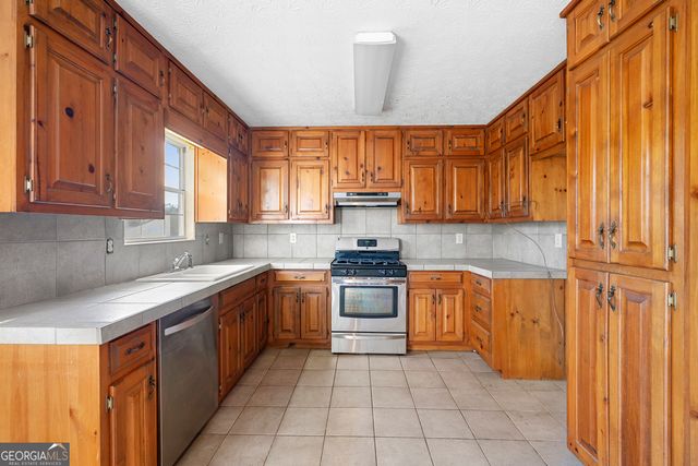 6584 River Glen Drive, Riverdale, GA 30296