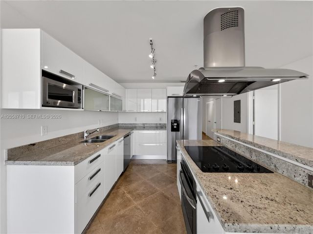 601 NE 36th Street 2401, Miami, FL 33137