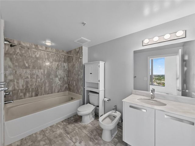 601 NE 36th Street 2401, Miami, FL 33137