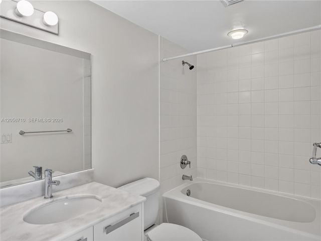 601 NE 36th Street 2401, Miami, FL 33137