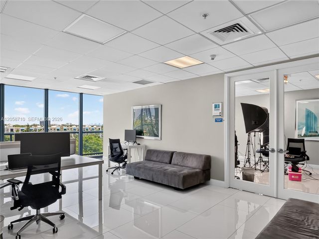 601 NE 36th Street 2401, Miami, FL 33137
