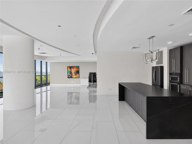 601 NE 36th Street 2401, Miami, FL 33137