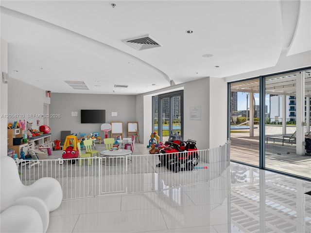 601 NE 36th Street 2401, Miami, FL 33137