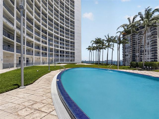601 NE 36th Street 2401, Miami, FL 33137