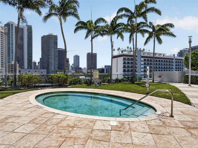 601 NE 36th Street 2401, Miami, FL 33137