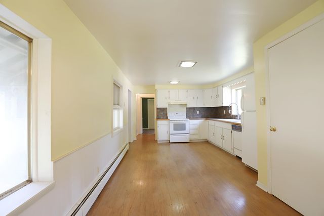 825 E River Road, Flushing, MI 48433