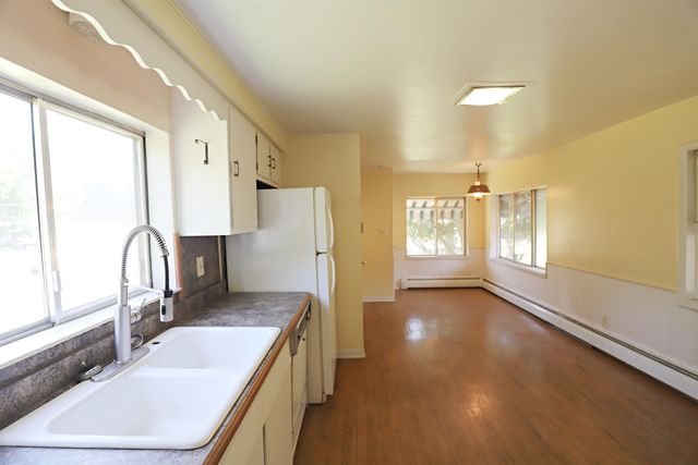 825 E River Road, Flushing, MI 48433