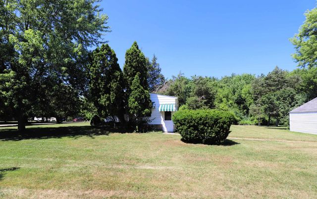 825 E River Road, Flushing, MI 48433