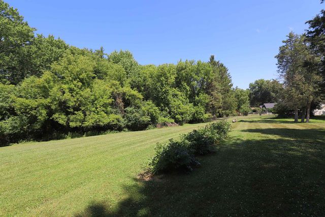 825 E River Road, Flushing, MI 48433