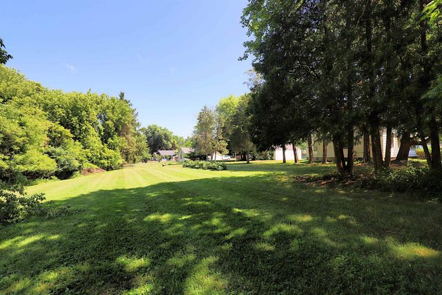 825 E River Road, Flushing, MI 48433