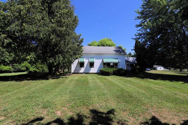 825 E River Road, Flushing, MI 48433