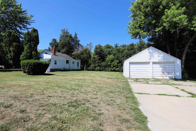 825 E River Road, Flushing, MI 48433