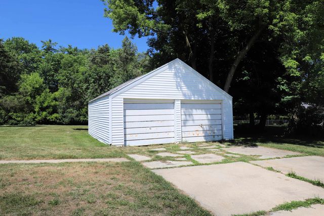 825 E River Road, Flushing, MI 48433