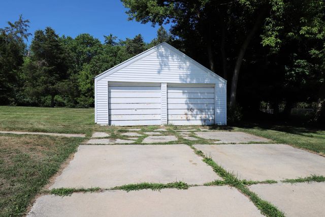 825 E River Road, Flushing, MI 48433