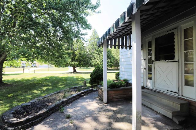 825 E River Road, Flushing, MI 48433