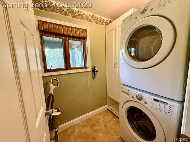 4897 Curtiss Drive, Lapeer, MI 48446