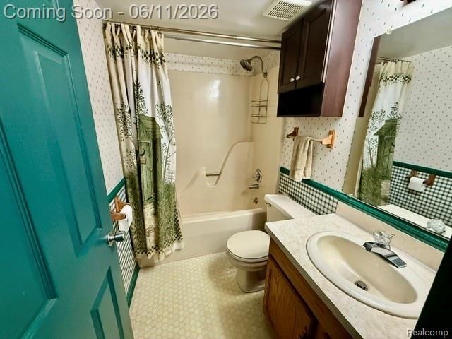 4897 Curtiss Drive, Lapeer, MI 48446