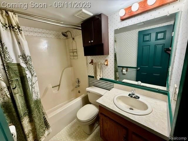 4897 Curtiss Drive, Lapeer, MI 48446