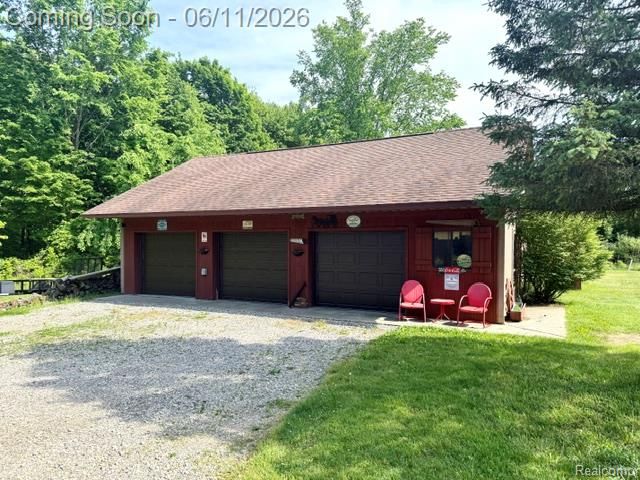 4897 Curtiss Drive, Lapeer, MI 48446