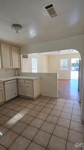 1812 Orange Street, Bakersfield, CA 93304