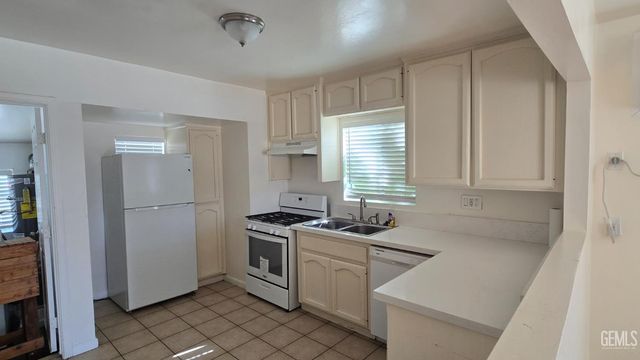 1812 Orange Street, Bakersfield, CA 93304