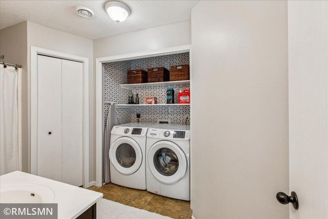 1365 S Trail Drive, Faribault, MN 55021