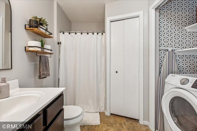 1365 S Trail Drive, Faribault, MN 55021