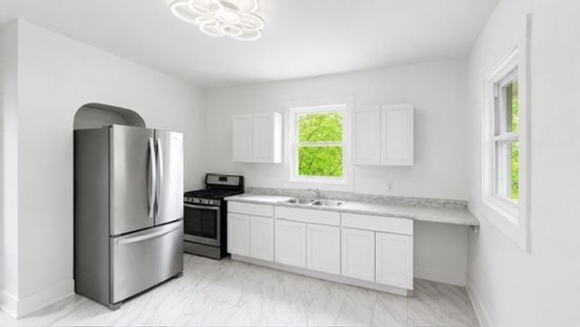 10504 S Lafayette Avenue, Chicago, IL 60628