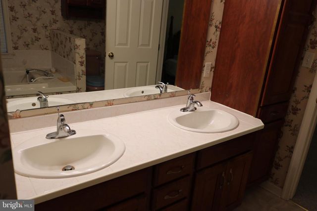 505 BASEHOAR SCHOOL RD, Littlestown, PA 17340