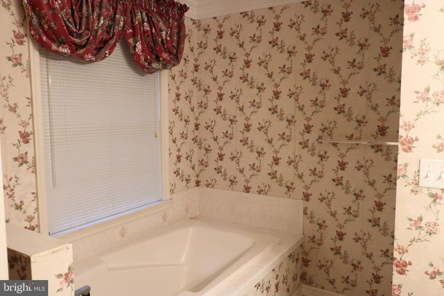 505 BASEHOAR SCHOOL RD, Littlestown, PA 17340