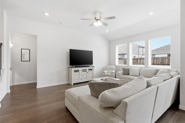 5100 Del Monte Drive, Denton, TX 76207
