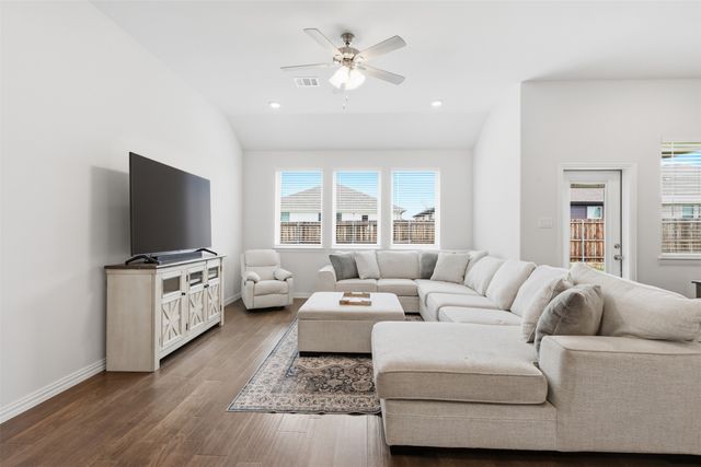 5100 Del Monte Drive, Denton, TX 76207