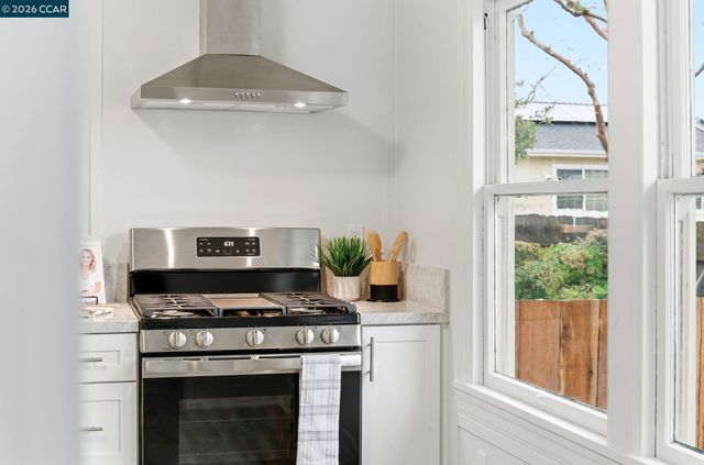 2142 Grant St, Concord, CA 94520