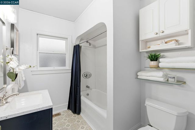 2142 Grant St, Concord, CA 94520