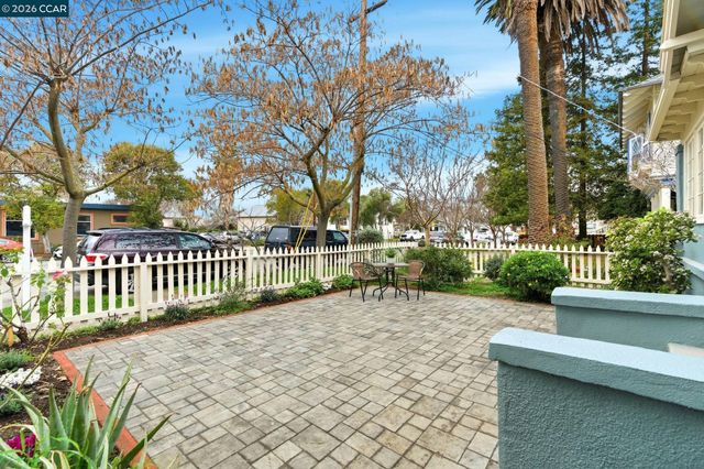 2142 Grant St, Concord, CA 94520