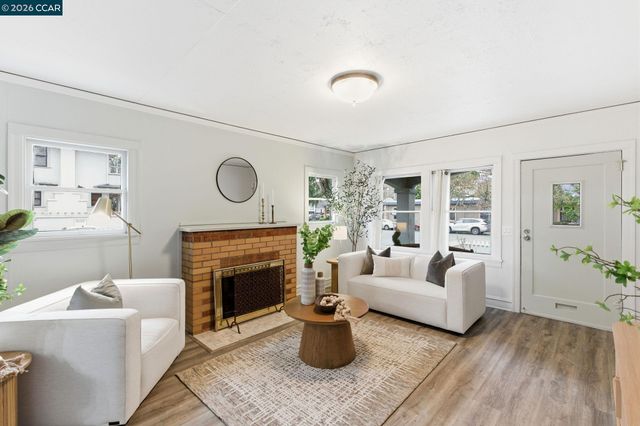 2142 Grant St, Concord, CA 94520